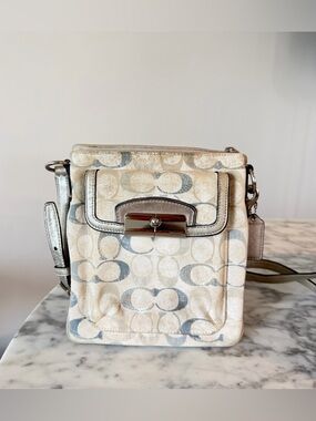 COACH Y2K Vintage Small Signature Crossbody in Cream and Silver-Tone Hardware